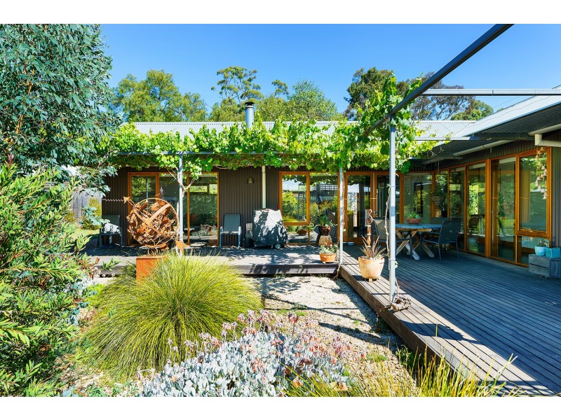 60 Fryers Road, Chewton VIC 3451