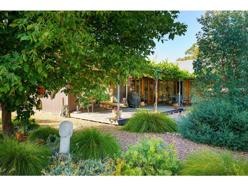 60 Fryers Road, Chewton VIC 3451