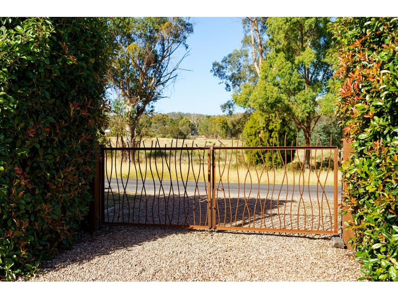 60 Fryers Road, Chewton VIC 3451