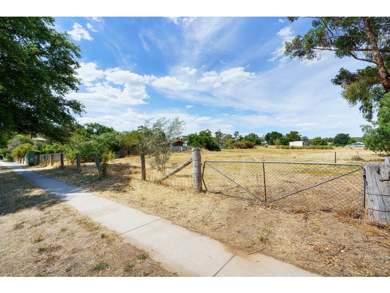 67 Main Road, Campbells Creek VIC 3451