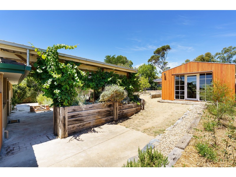 22 Yeats Street, Castlemaine VIC 3450