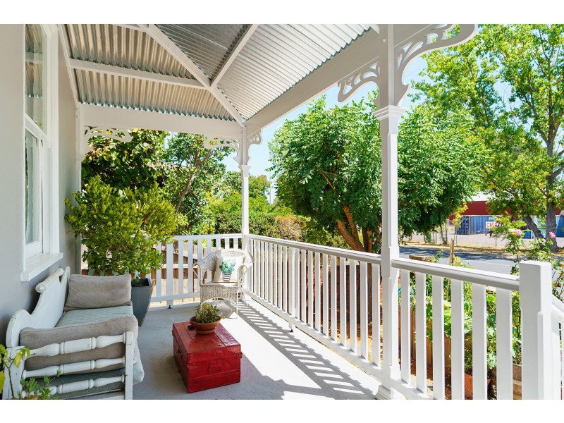 64 Kennedy Street, Castlemaine VIC 3450