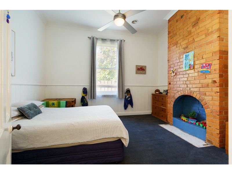 64 Kennedy Street, Castlemaine VIC 3450