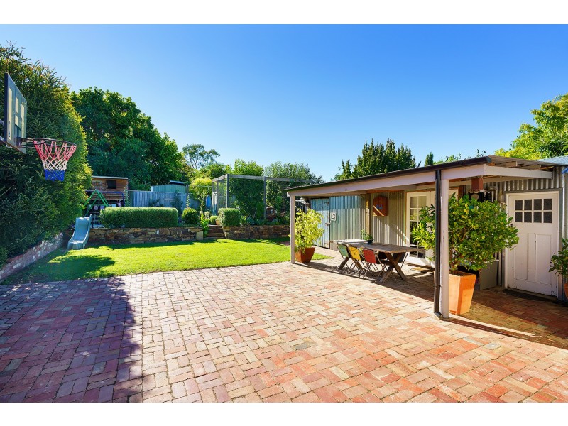 64 Kennedy Street, Castlemaine VIC 3450