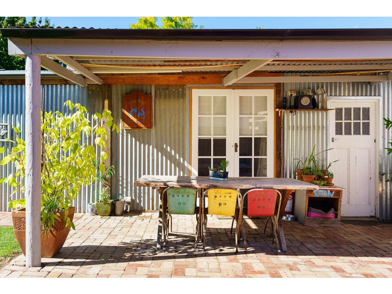 64 Kennedy Street, Castlemaine VIC 3450