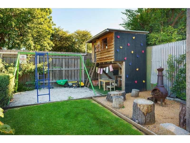 64 Kennedy Street, Castlemaine VIC 3450