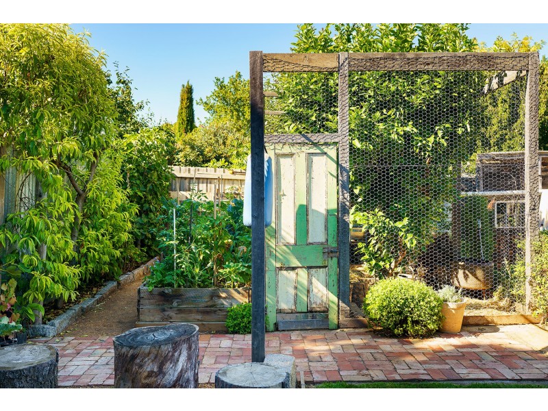 64 Kennedy Street, Castlemaine VIC 3450