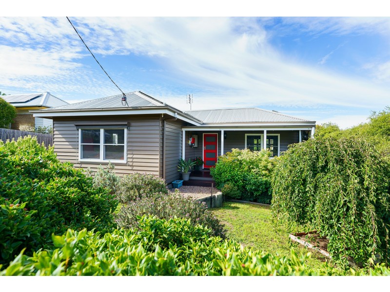 8 Roderick Street, Castlemaine VIC 3450