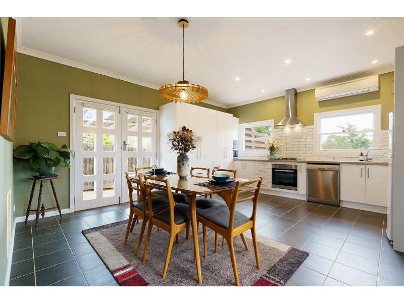 8 Roderick Street, Castlemaine VIC 3450