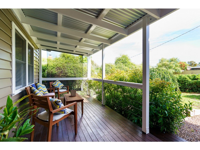 8 Roderick Street, Castlemaine VIC 3450