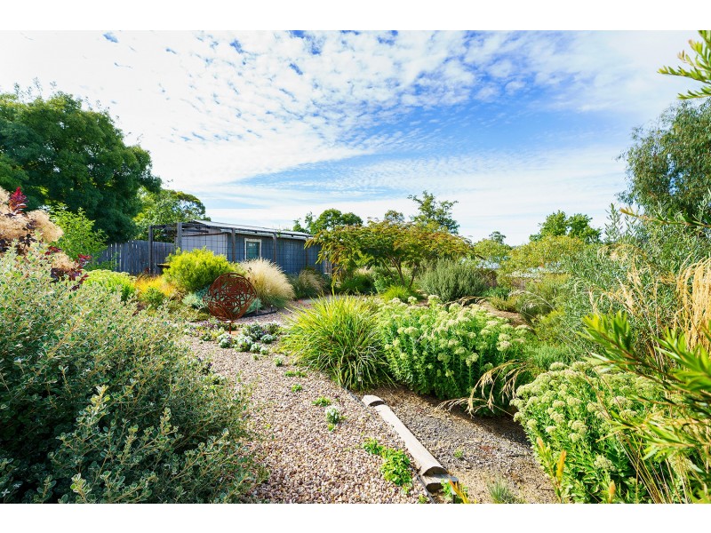 8 Roderick Street, Castlemaine VIC 3450