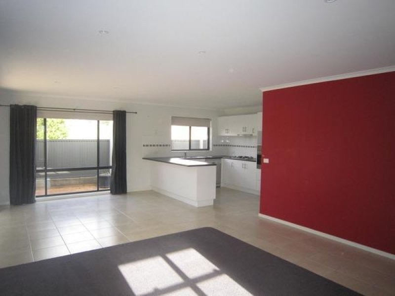 4/77 Elizabeth Street, Castlemaine VIC 3450