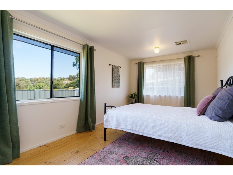 7 Fletcher Street, Guildford VIC 3451