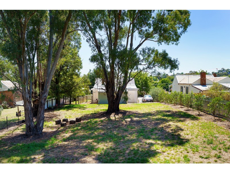 4 Saint Street, Castlemaine VIC 3450