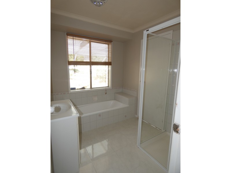 18 Eleanor Drive, Campbells Creek VIC 3451