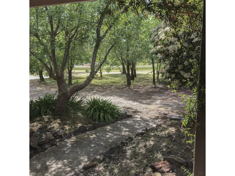 18 Eleanor Drive, Campbells Creek VIC 3451