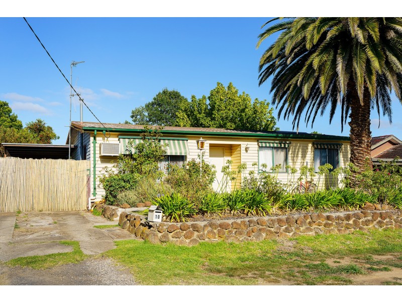 10 Van Heurck Street, Castlemaine VIC 3450