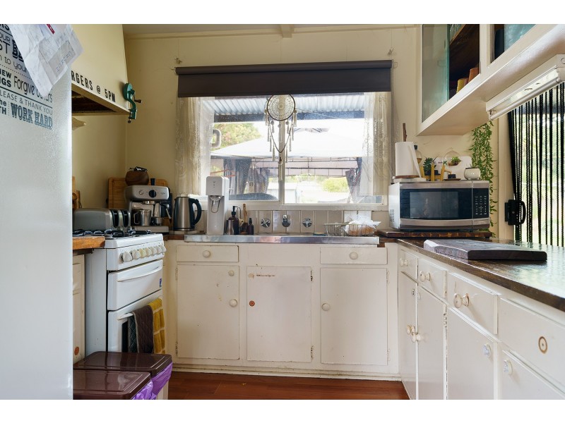 10 Van Heurck Street, Castlemaine VIC 3450