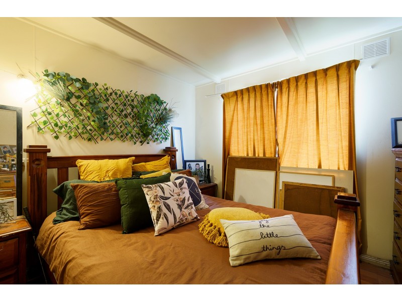 10 Van Heurck Street, Castlemaine VIC 3450