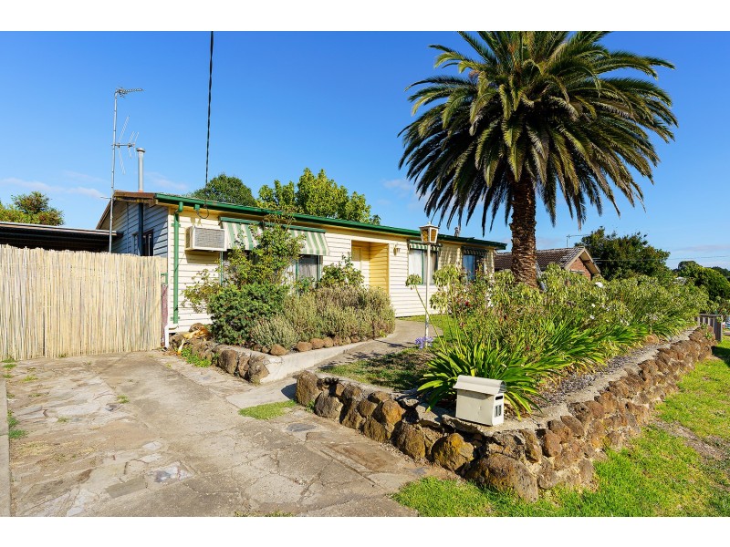 10 Van Heurck Street, Castlemaine VIC 3450