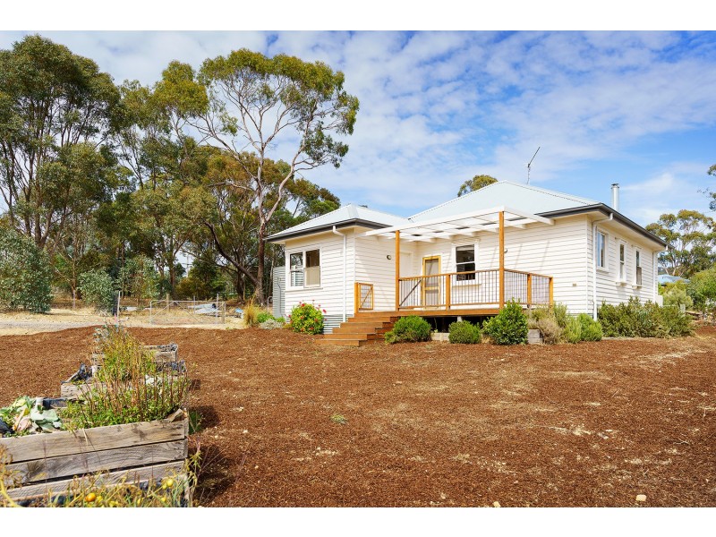 4 Albert Street, Chewton VIC 3451