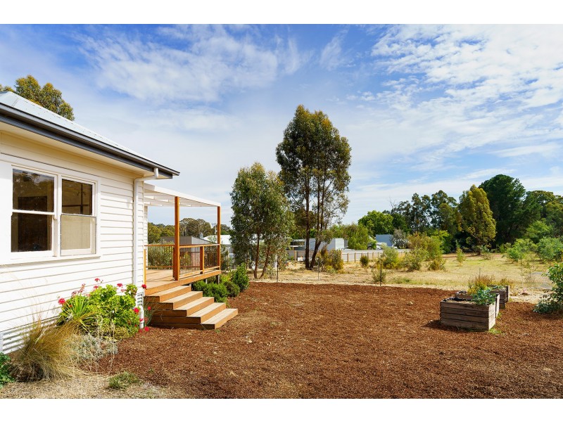 4 Albert Street, Chewton VIC 3451
