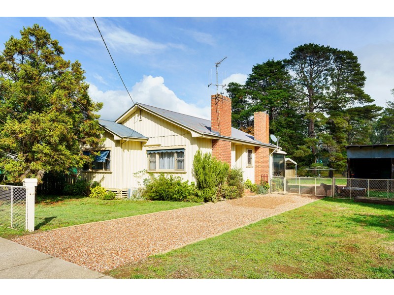 108 Main Road, Campbells Creek VIC 3451