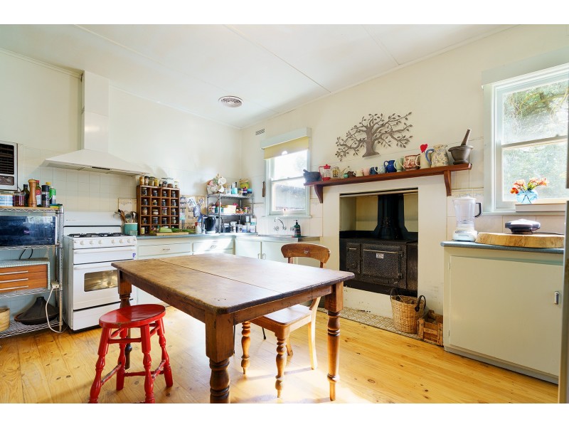 108 Main Road, Campbells Creek VIC 3451