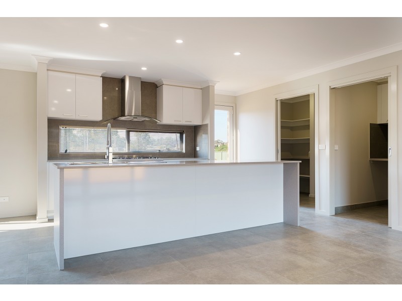 4 Hakea Drive, Castlemaine VIC 3450