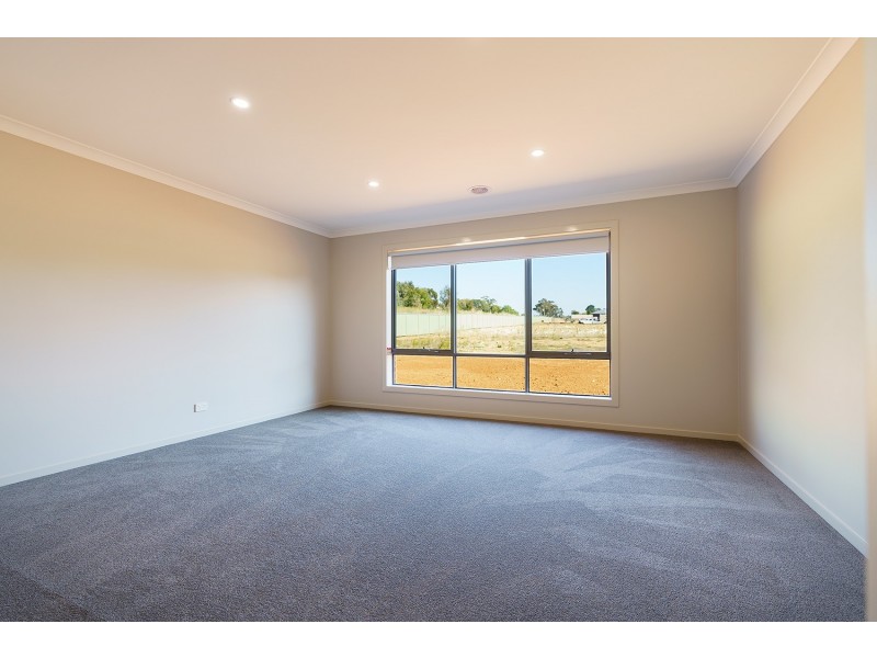 4 Hakea Drive, Castlemaine VIC 3450