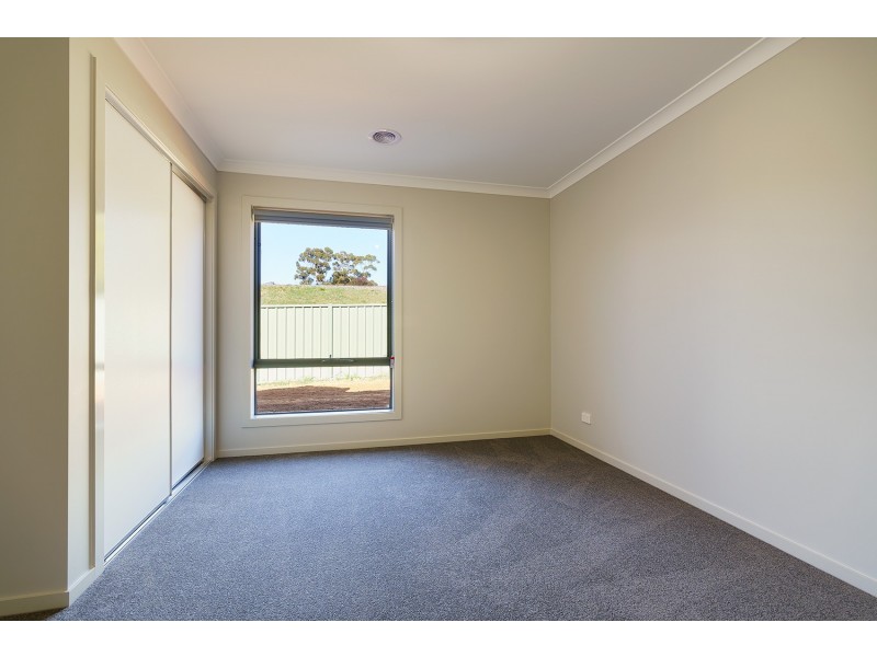 4 Hakea Drive, Castlemaine VIC 3450