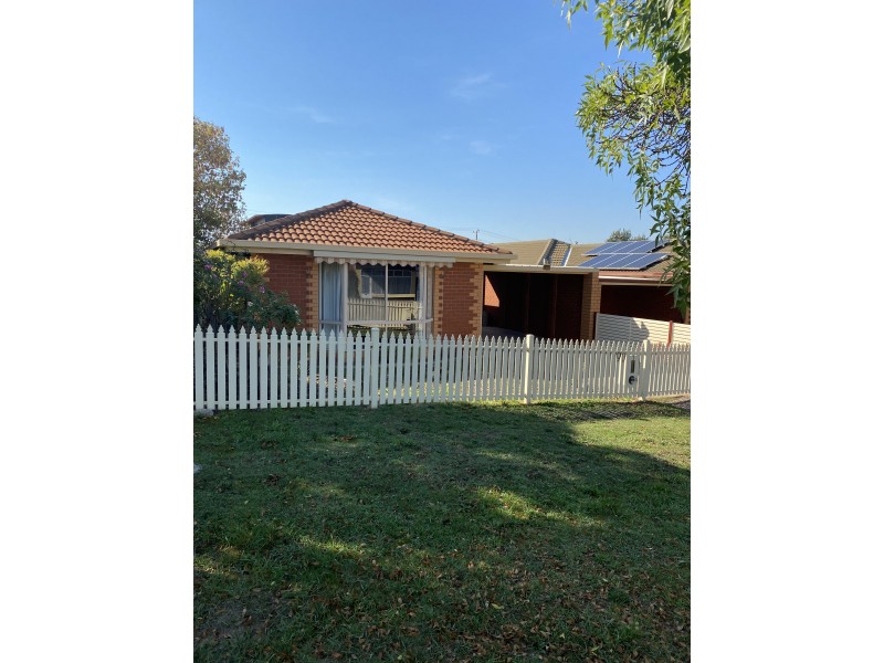1/90 Farnsworth Street, Castlemaine VIC 3450