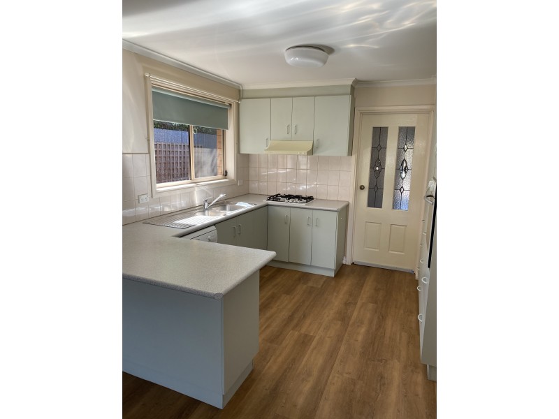 1/90 Farnsworth Street, Castlemaine VIC 3450