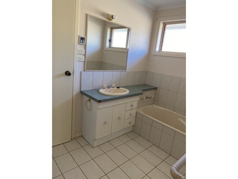 1/90 Farnsworth Street, Castlemaine VIC 3450