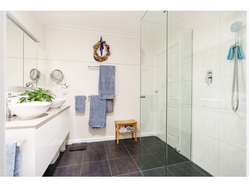 33 Lawrence Street, Castlemaine VIC 3450