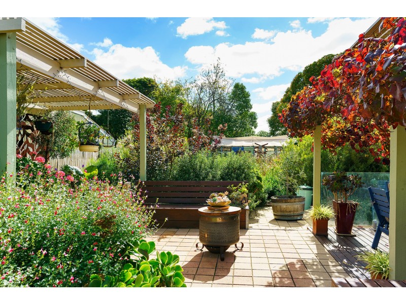 33 Lawrence Street, Castlemaine VIC 3450