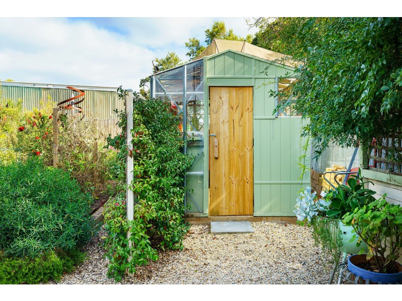 33 Lawrence Street, Castlemaine VIC 3450