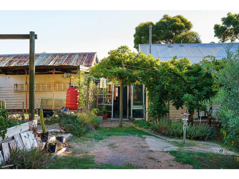 36 Maclise Street, Castlemaine VIC 3450