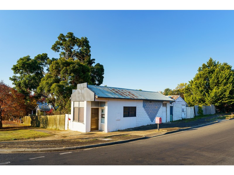36 Maclise Street, Castlemaine VIC 3450