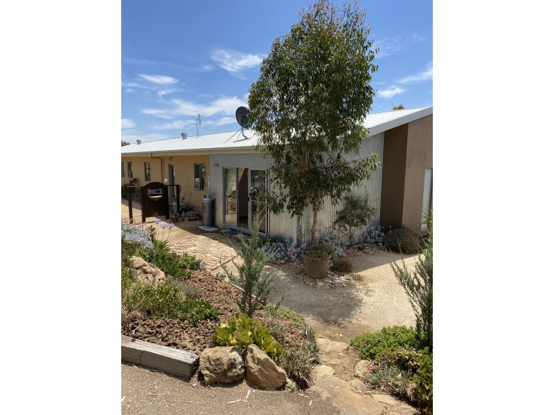 128 Blanket Gully Road, Campbells Creek VIC 3451