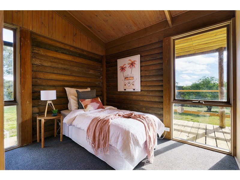 9 Faraday School Road, Faraday VIC 3451
