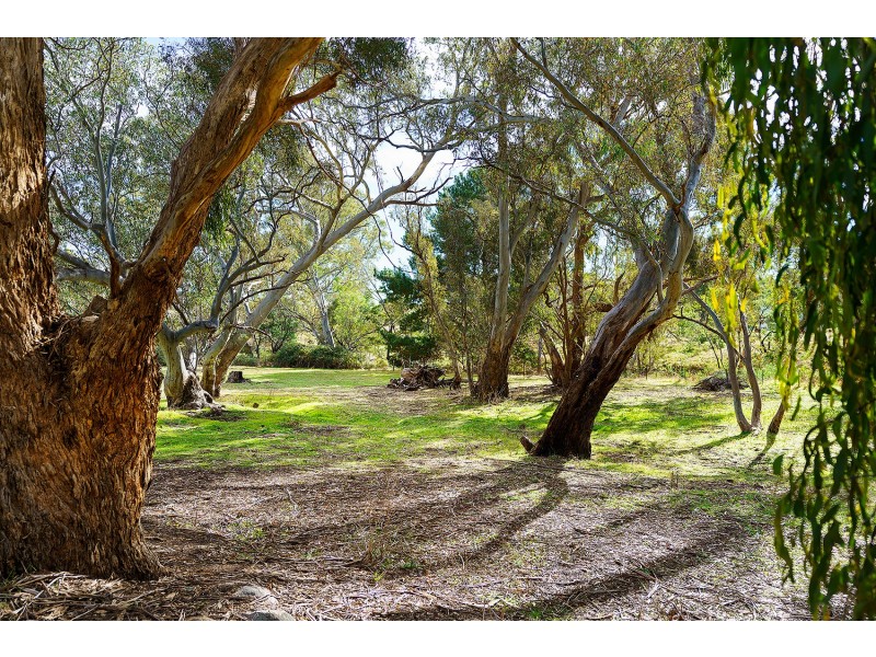 9 Faraday School Road, Faraday VIC 3451