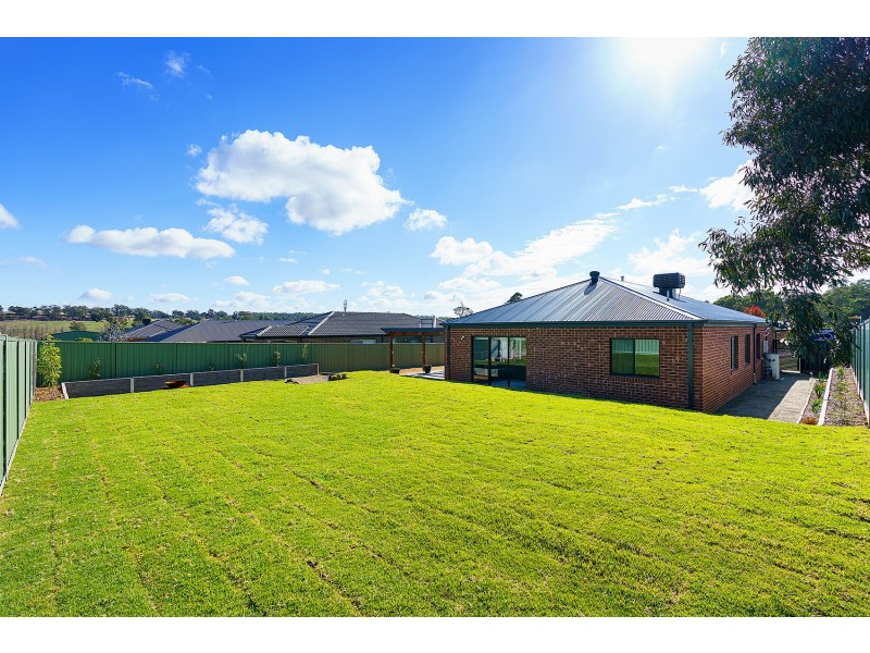 1 Tackane Court, Campbells Creek VIC 3451