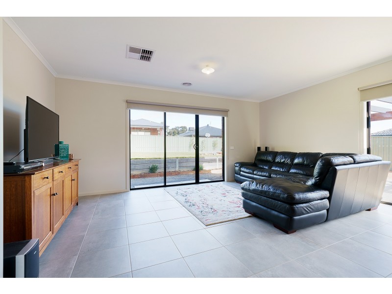 1 Tackane Court, Campbells Creek VIC 3451