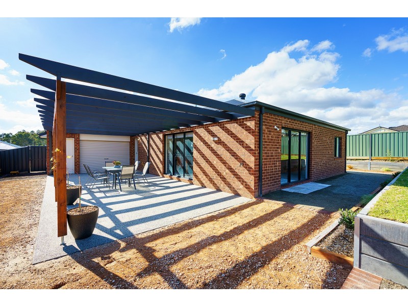 1 Tackane Court, Campbells Creek VIC 3451