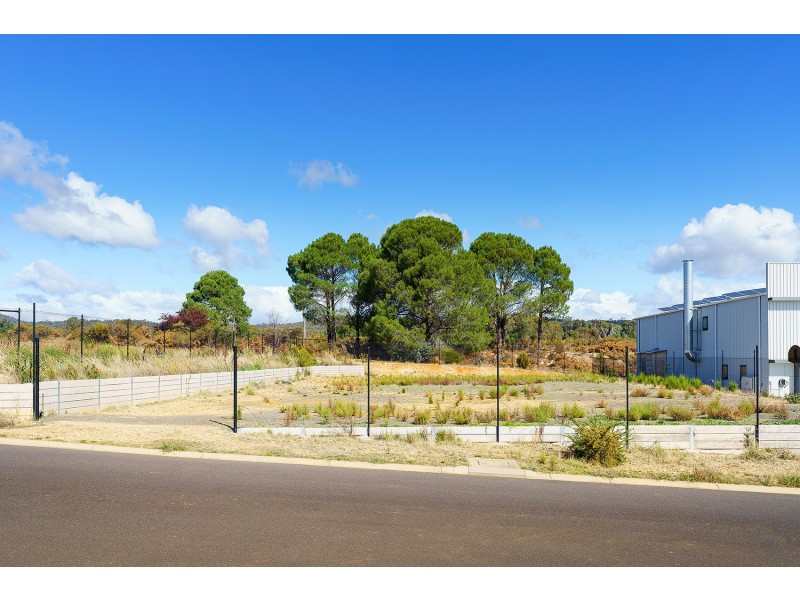 1/13 Fitzgeralds Close, Castlemaine VIC 3450