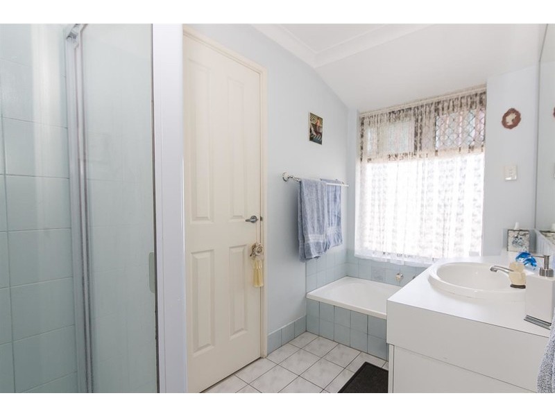 5 Danvers Close, Marangaroo WA 6064