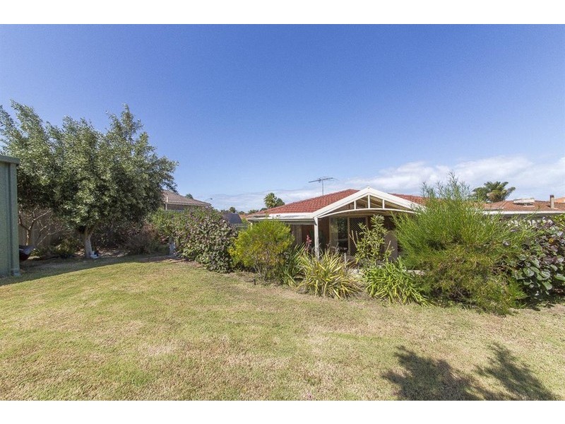 5 Danvers Close, Marangaroo WA 6064