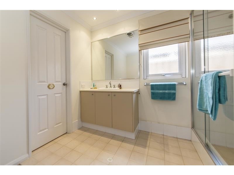 15 Sutton Way, Darch WA 6065