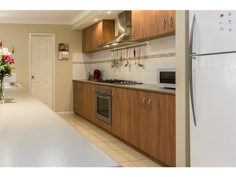 15 Sutton Way, Darch WA 6065